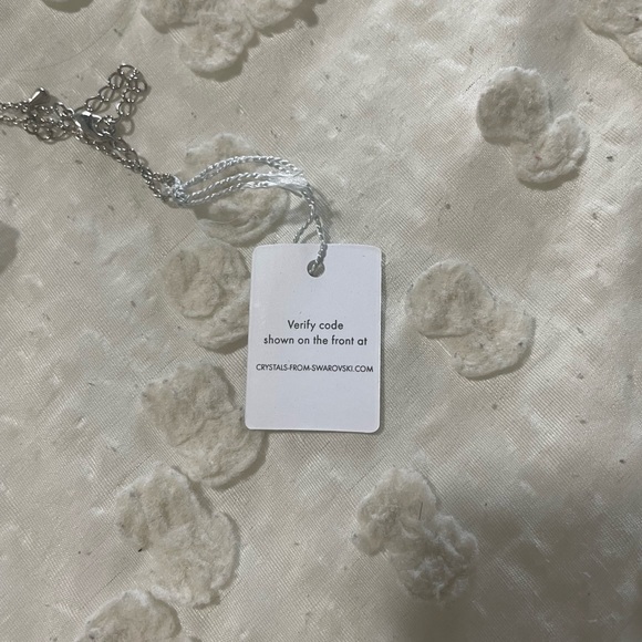 NIC & SYD Swarovski Crystal Necklace - Picture 6 of 6